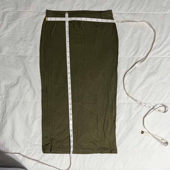 NWT Two pencil skirts Pretty Little Thing - Picture 5 of 5